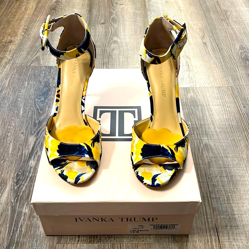 Ivanka Trump Gladly2 Yellow Multicolor Fabric 3-1/2” Heels. Size 7.5M.